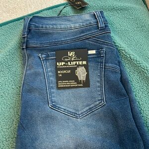 DG2 stretch Up lifter boot cut jean